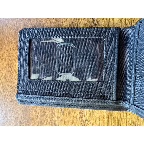 Champion Black Bifold Wallet - Excellent Condition - Picture 4 of 8